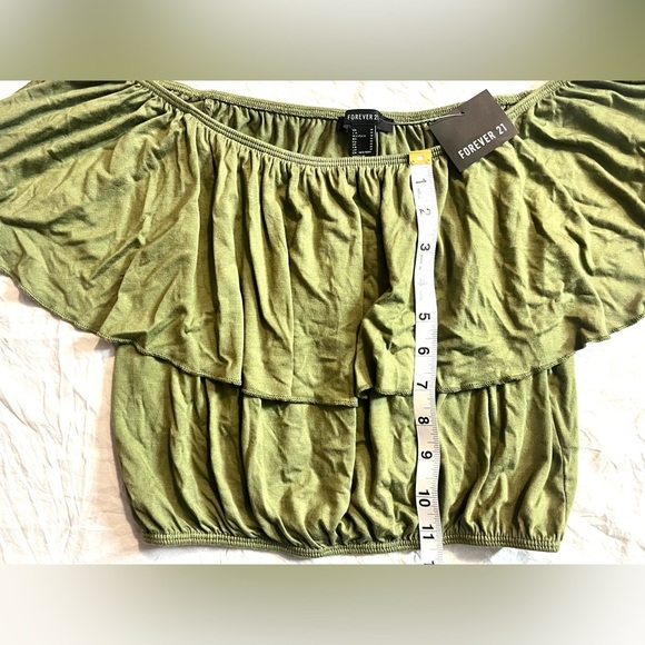 Forever 21 Women's Olive Green Off-Shoulder Top Size Medium NWT - Picture 6 of 9